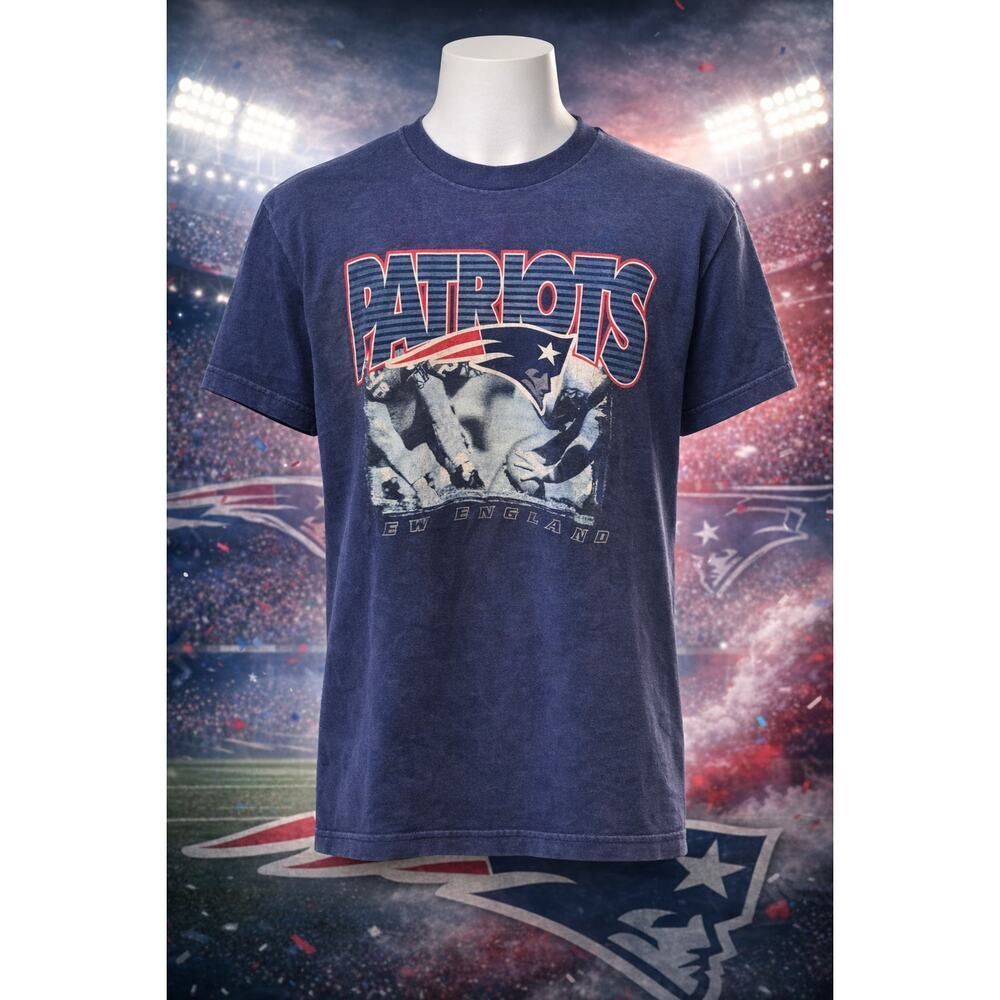 VTG Fruit of the Lomb New England Patriots Blue SS Graphic Shirt L